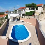 Holiday home Pool Near Sea