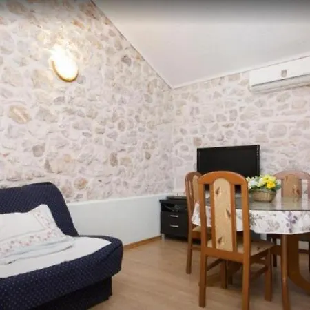 Holiday home Pool Near Sea Razanj