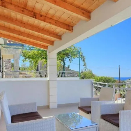 Holiday home Pool Near Sea