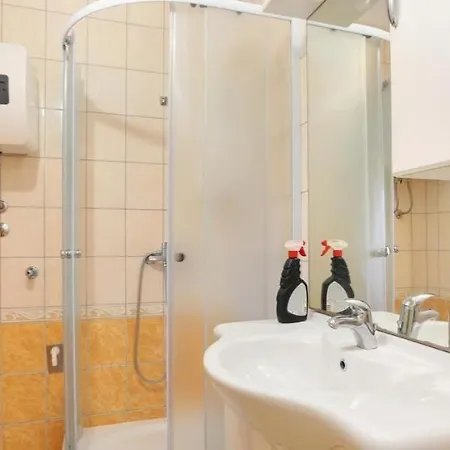 Ferienhaus Pool Near Sea Ražanj