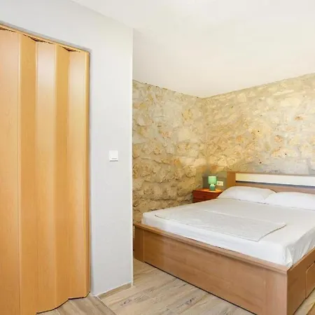 Holiday home Pool Near Sea Razanj