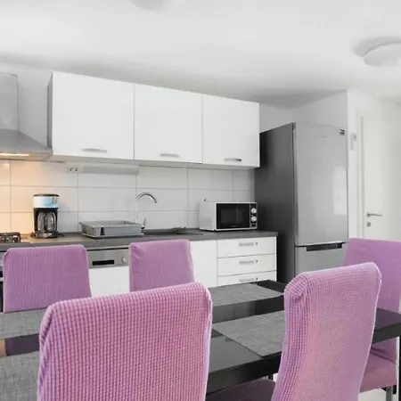 Pool Near Sea * Ražanj