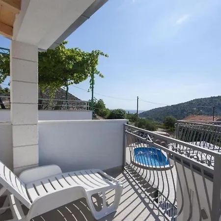 Ferienhaus Pool Near Sea