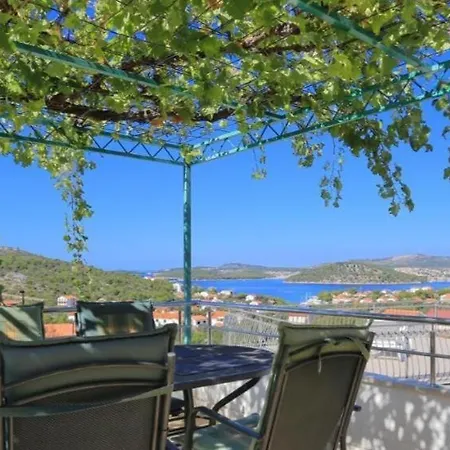 Ferienhaus Pool Near Sea