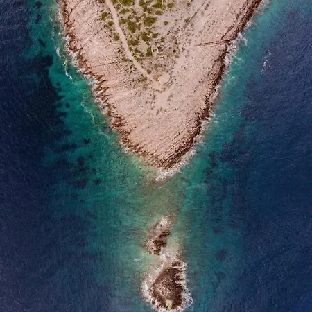 Pool Near Sea Ferienhaus Ražanj
