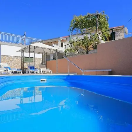 Pool Near Sea 펜션 *