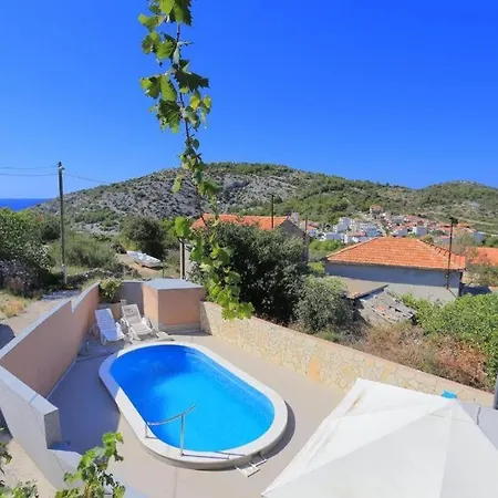 Pool Near Sea Holiday home