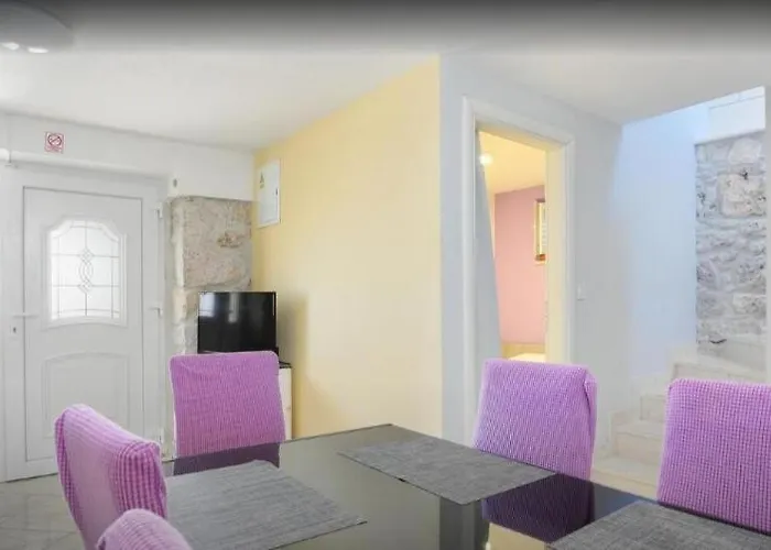 Pool Near Sea * Ражань