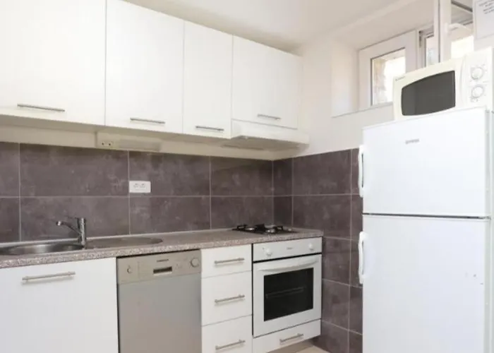 Pool Near Sea Дом отдыха Ражань