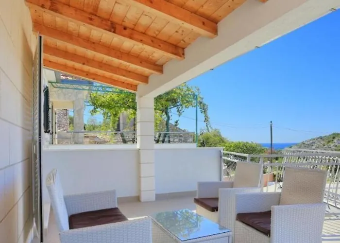 度假居 Pool Near Sea