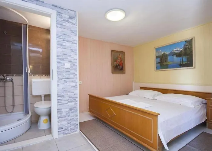 Pool Near Sea 度假居