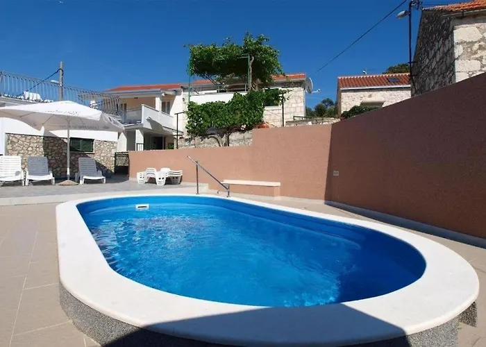 Дом отдыха Pool Near Sea Ражань