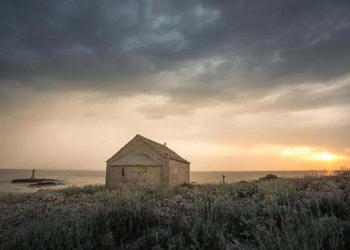 Дом отдыха Pool Near Sea *