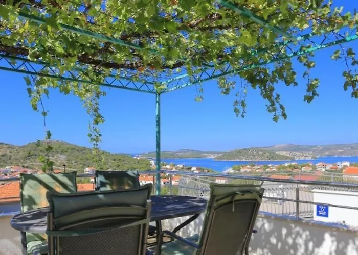 Дом отдыха Pool Near Sea