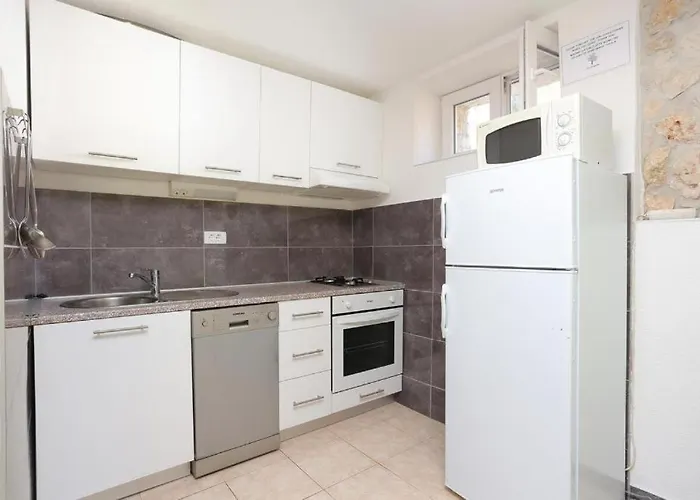 Pool Near Sea Дом отдыха Ражань