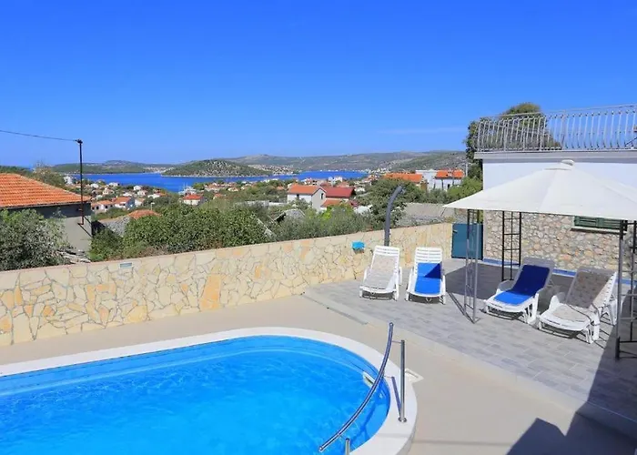 Pool Near Sea * Ражань