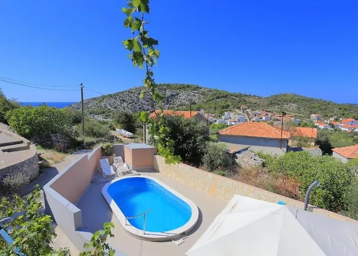 Pool Near Sea 度假居